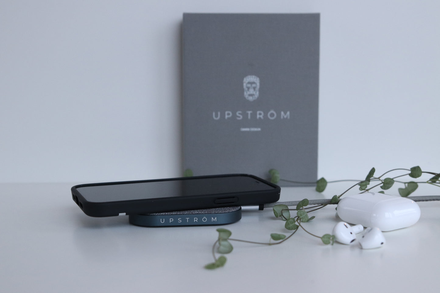 Upström HÄMP – Chargeur sans fil éco-conçu en chanvre et aluminium recyclé