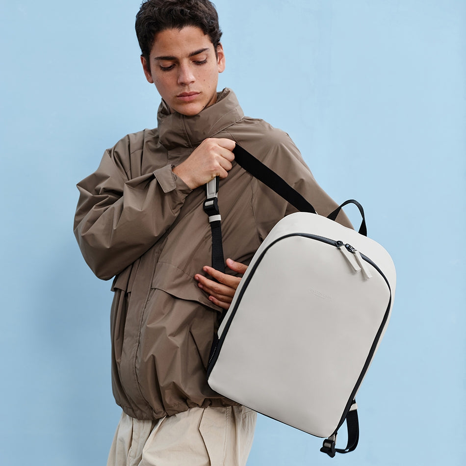 Däsh Daily Backpack 14" – Taupe | Gaston Luga