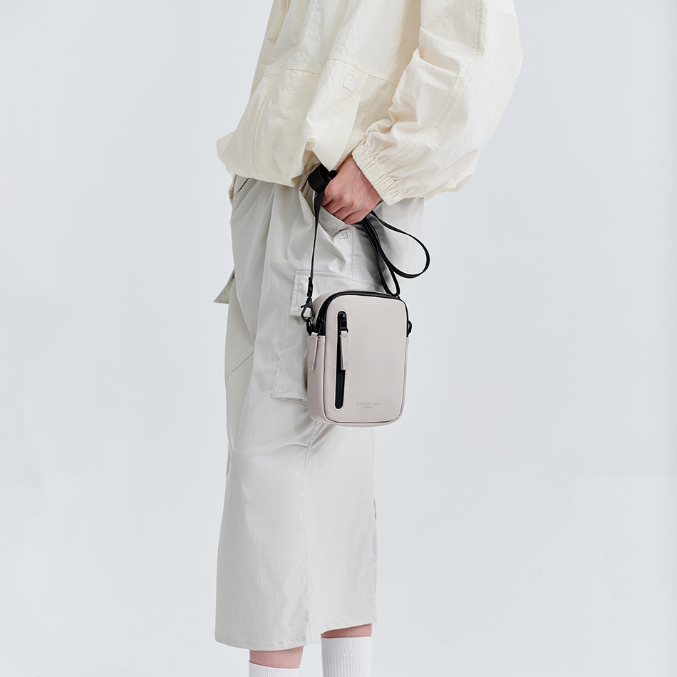 Däsh Verti Crossbody – Taupe | Gaston Luga