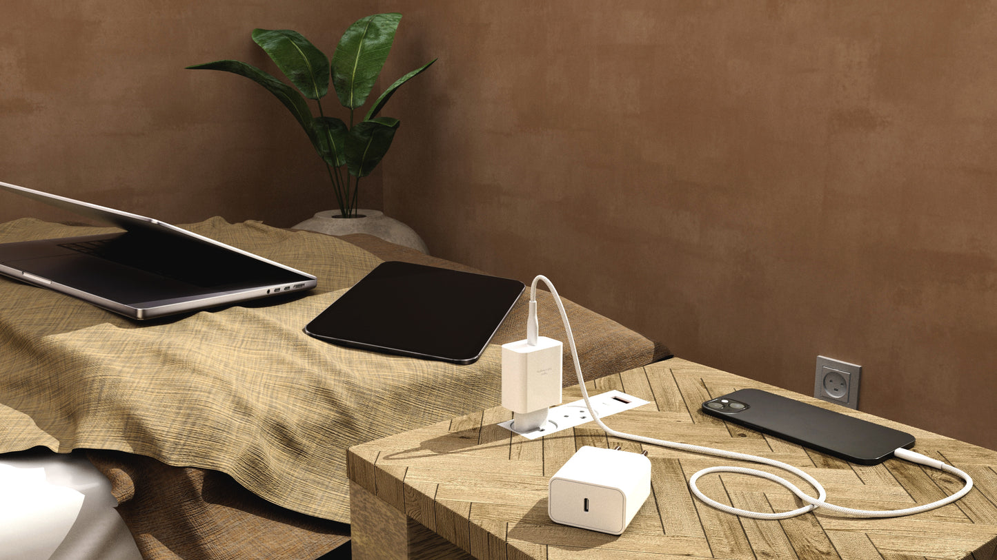 Upström ËSSENTIALS - 45W USB-C GaN Charger - Compact & Recycled