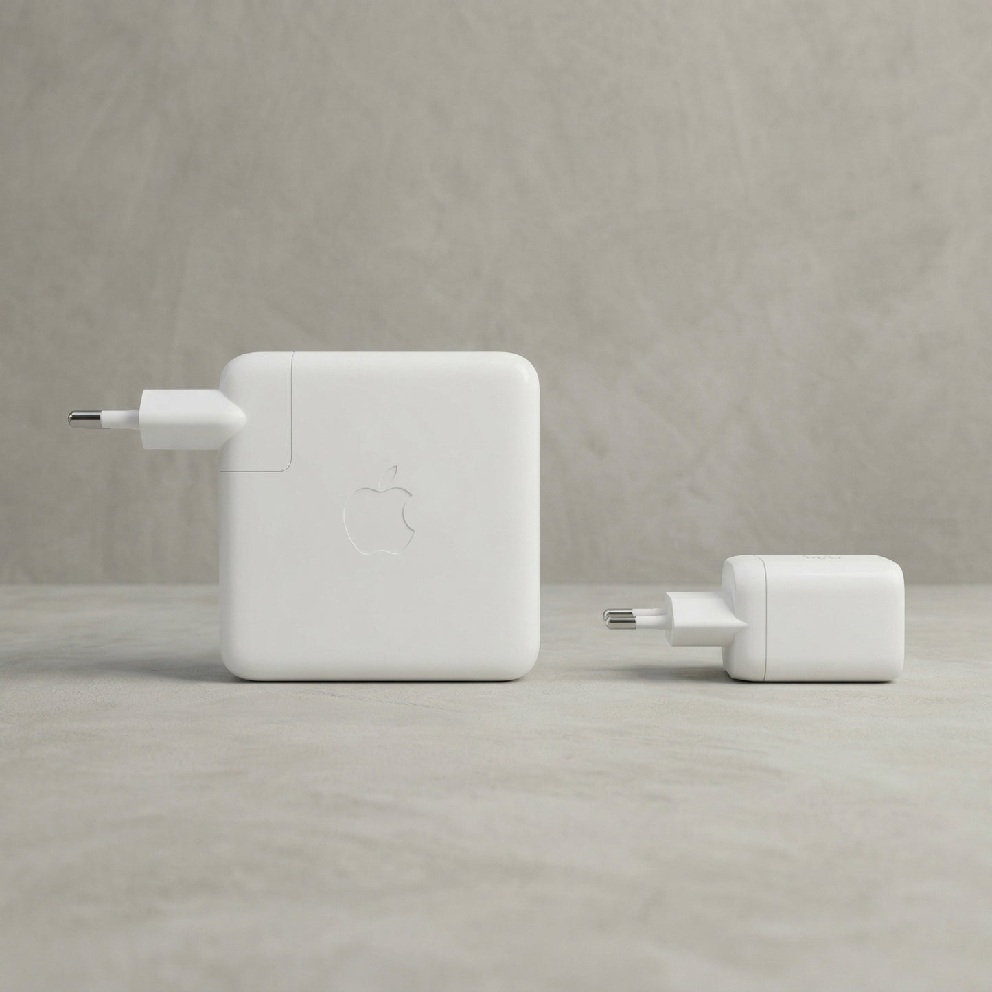 ËSSENTIALS by UPSTRÖM Chargeur GaN 100W Dual USB-C
