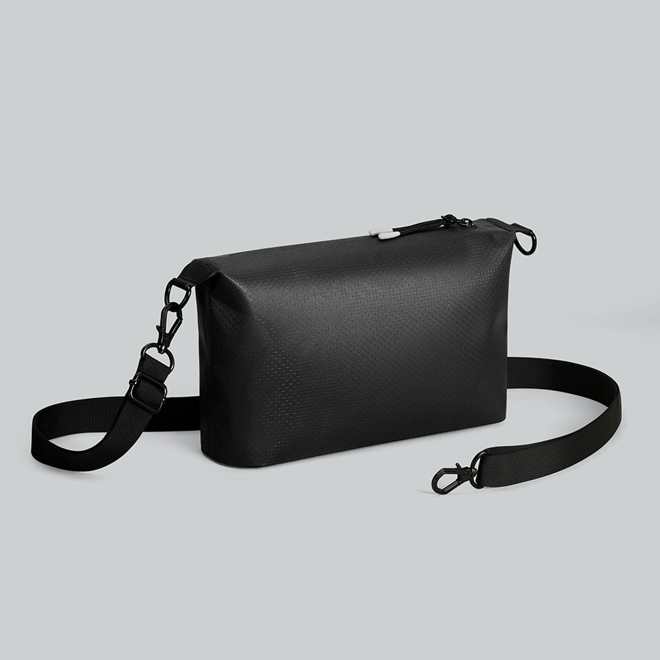 Lightweight DuoSeal Crossbody – Noir | Gaston Luga