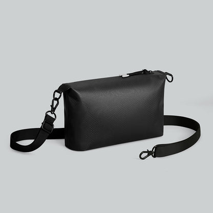 Lightweight DuoSeal Crossbody – Noir | Gaston Luga