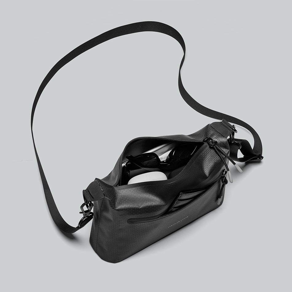 Lightweight DuoSeal Crossbody – Noir | Gaston Luga