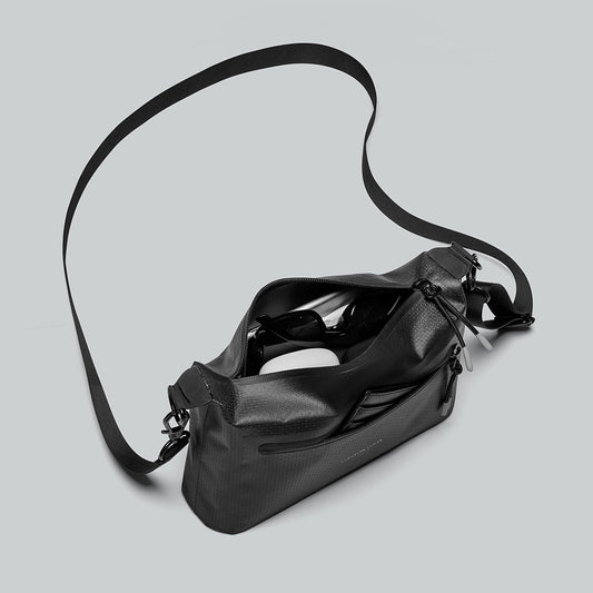 Lightweight DuoSeal Crossbody – Noir | Gaston Luga