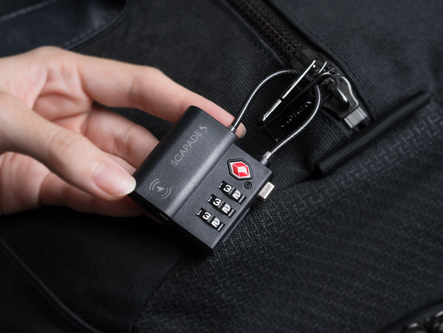 Scapade AirLock – Connected TSA Padlock with Apple Find My and Rechargeable Battery