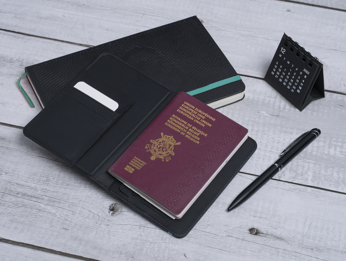 Scapade AirPass – Porte-passeport connecté avec Apple Find My