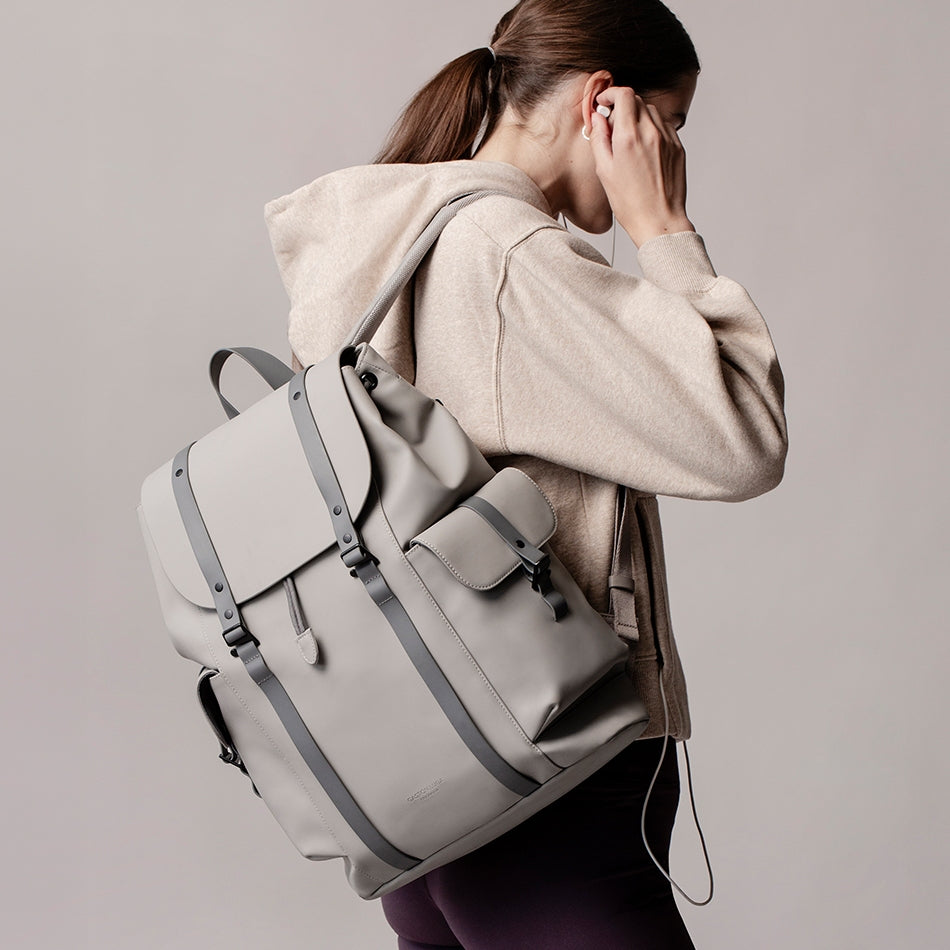 Spläsh Utility Backpack 16" – Taupe | Gaston Luga