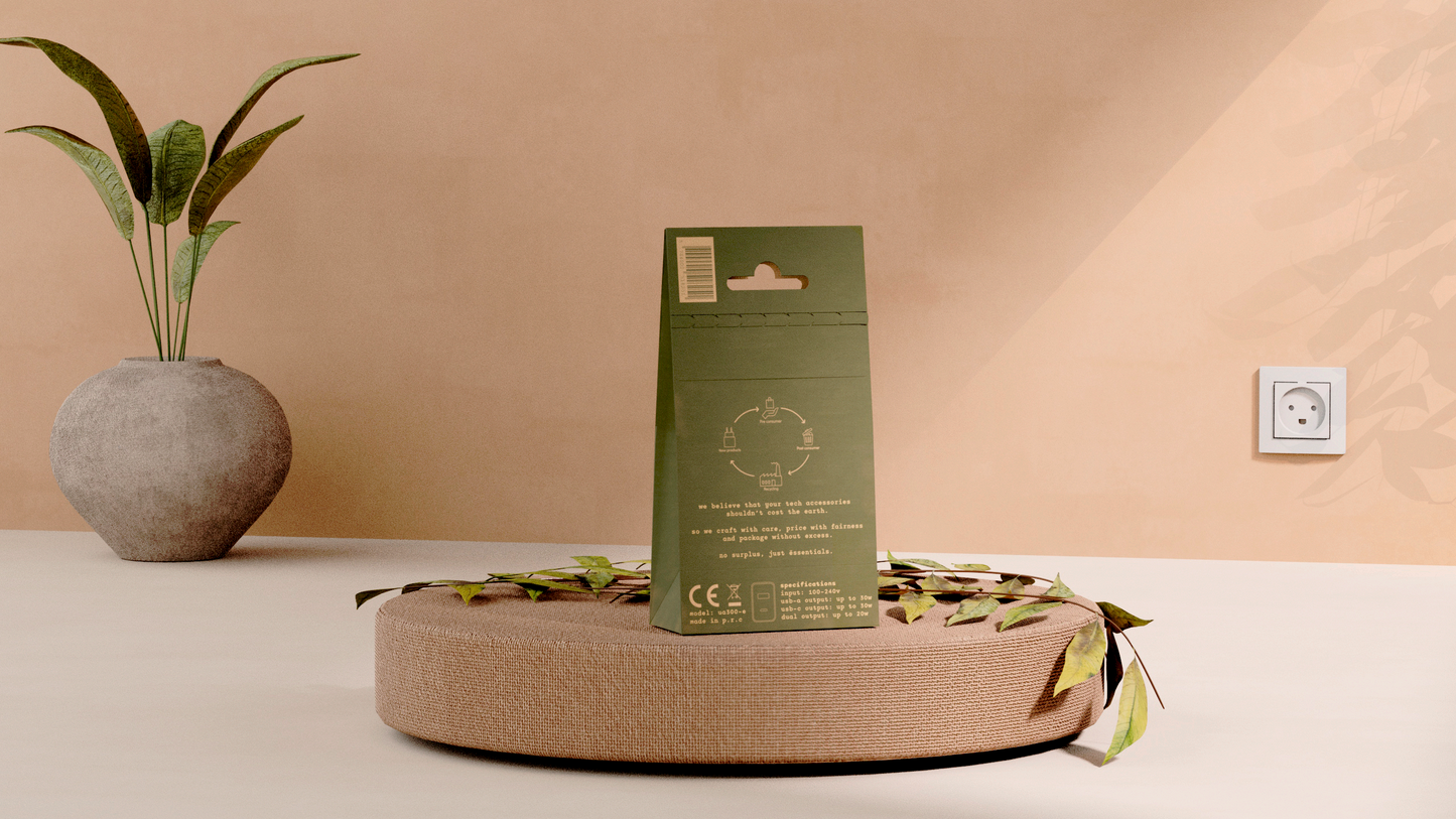 Upström ESSENTIALS - 30W USB-A & USB-C Charger - Compact & Recycled